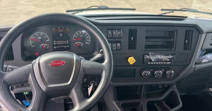 2025 Peterbilt 536-8