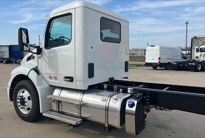 2025 Peterbilt 536-7