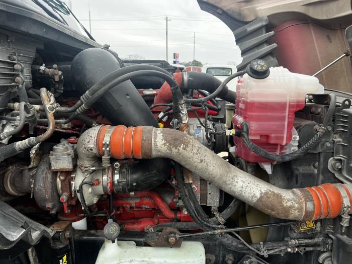 2019 International LT625-8