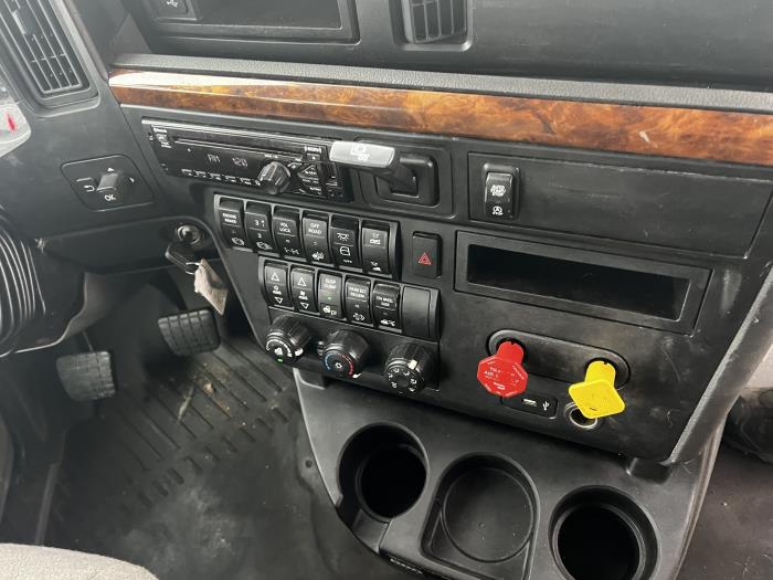 2019 International LT625-12