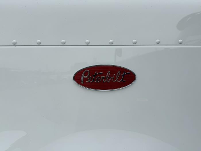 2026 Peterbilt 589-12