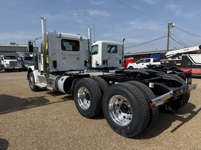 2026 Peterbilt 589-3