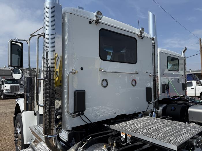 2026 Peterbilt 589-20