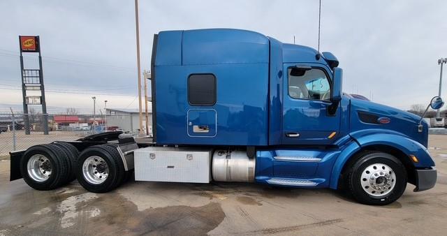 2022 Peterbilt 579-6