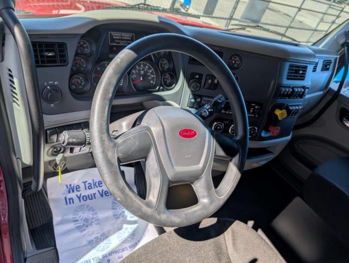 2022 Peterbilt 579-32