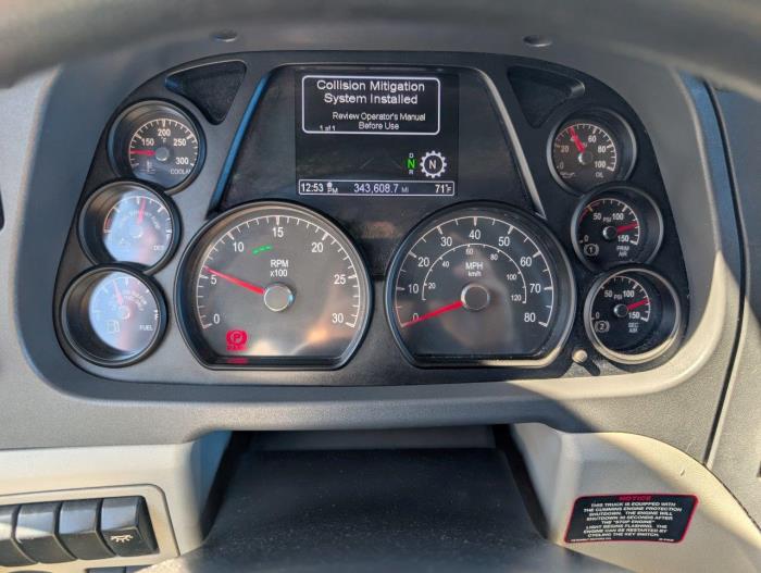 2022 Peterbilt 579-33