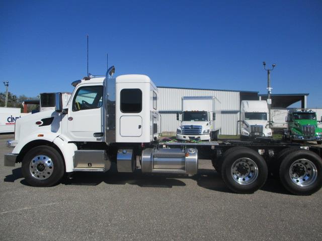 2025 Peterbilt 567-2