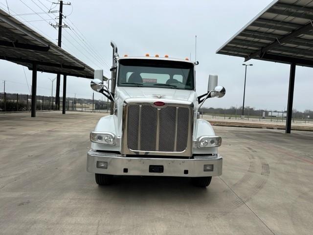 2020 Peterbilt 567-8