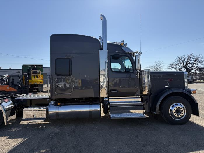 2026 Peterbilt 589-10