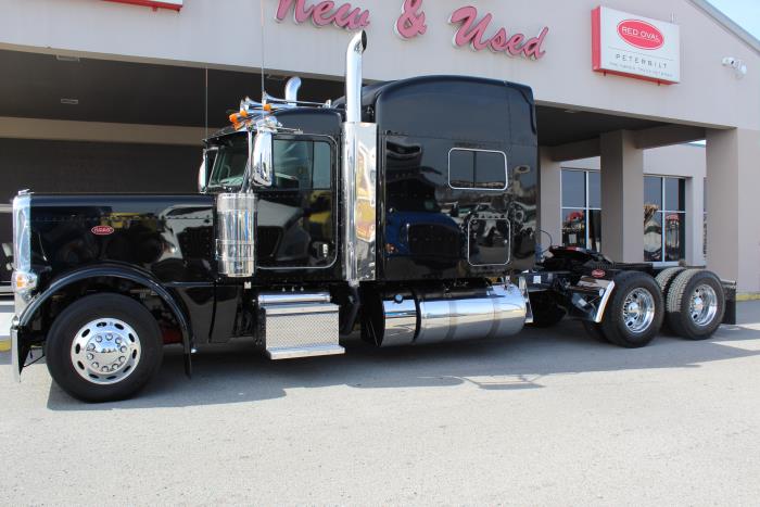 2023 Peterbilt 389-3