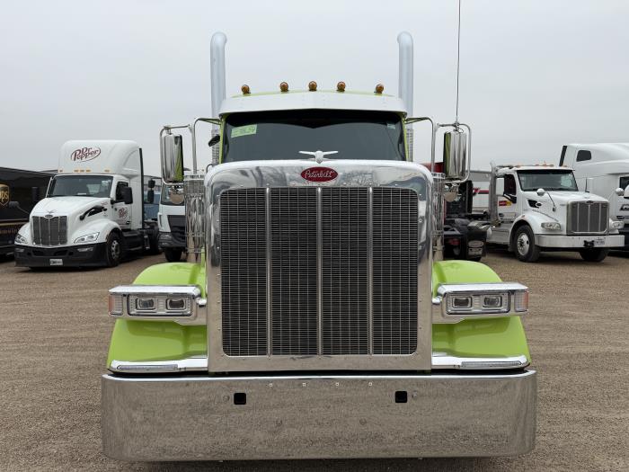 2026 Peterbilt 589-12