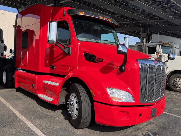 2021 Peterbilt 579-3