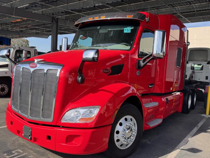 2021 Peterbilt 579-1