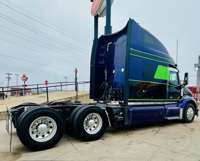 2020 Peterbilt 579-8