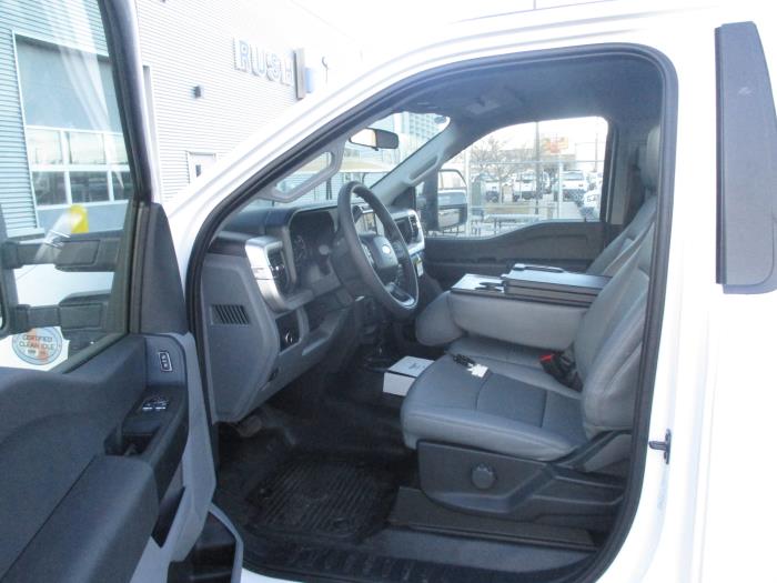 2024 Ford F-600-10