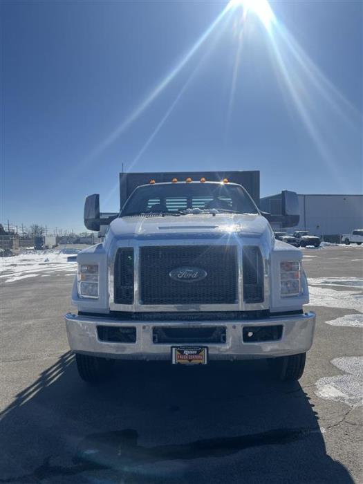 2025 Ford F-750-9