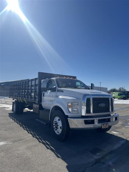 2025 Ford F-750-8