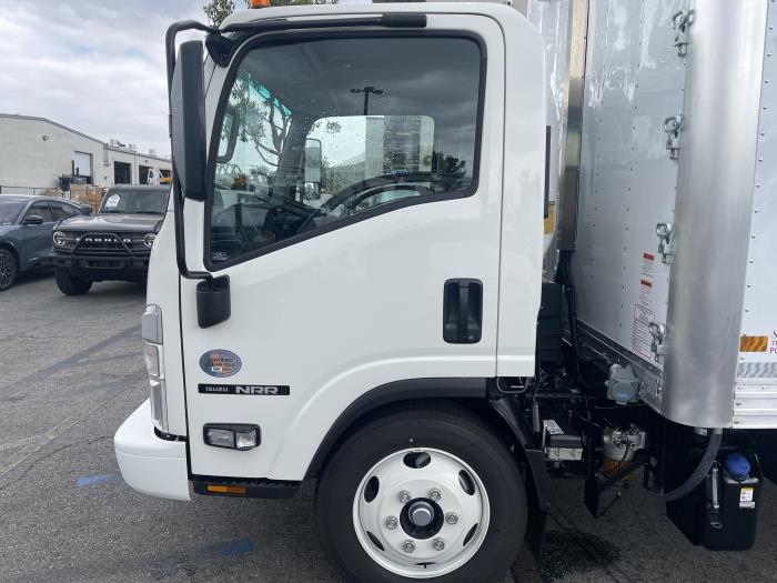 2024 Isuzu NQR-11