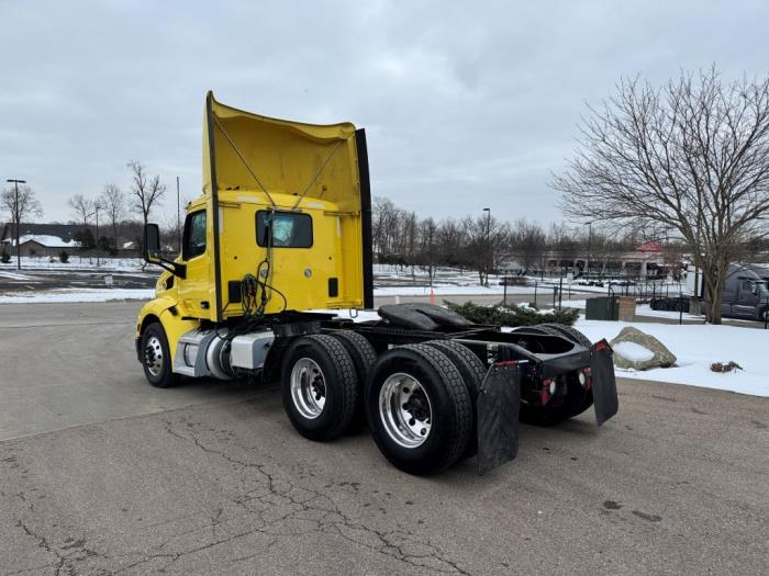 2021 Peterbilt 579-8