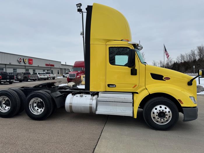 2021 Peterbilt 579-4