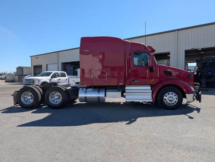 2022 Peterbilt 579-4