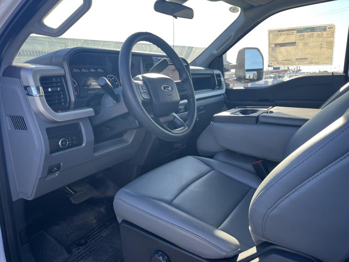 2024 Ford F-550-12