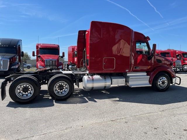 2022 Peterbilt 579-7