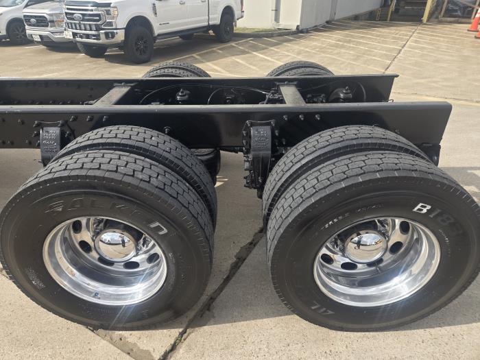 2020 Peterbilt 348-11
