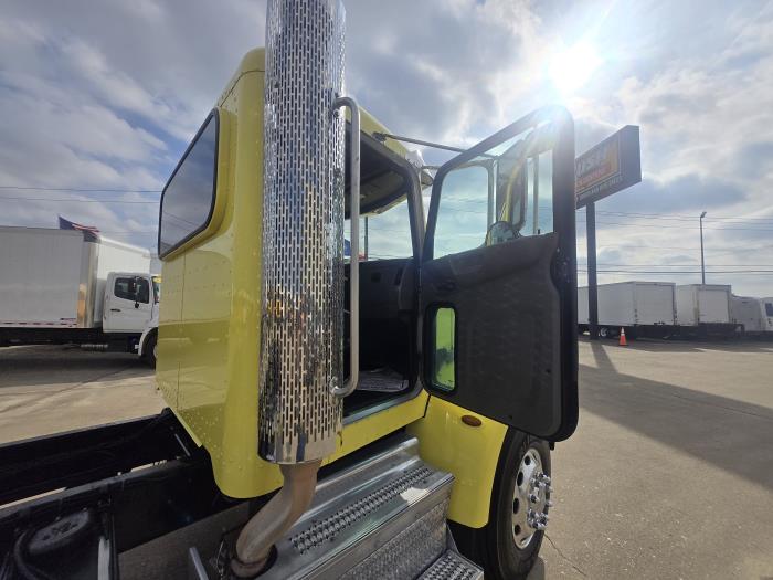 2020 Peterbilt 348-14