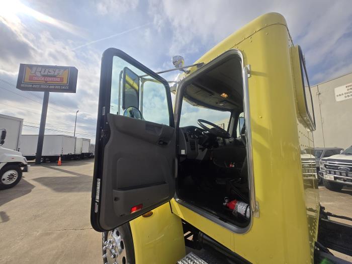 2020 Peterbilt 348-15