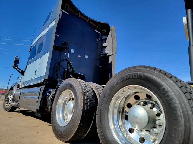 2020 Peterbilt 579-8