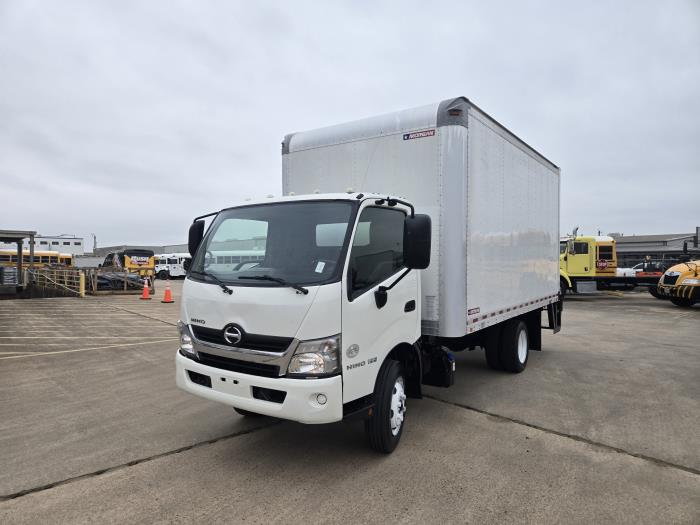 2017 Hino 195-1