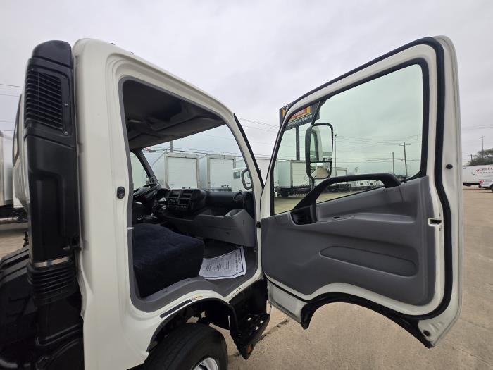 2017 Hino 195-17