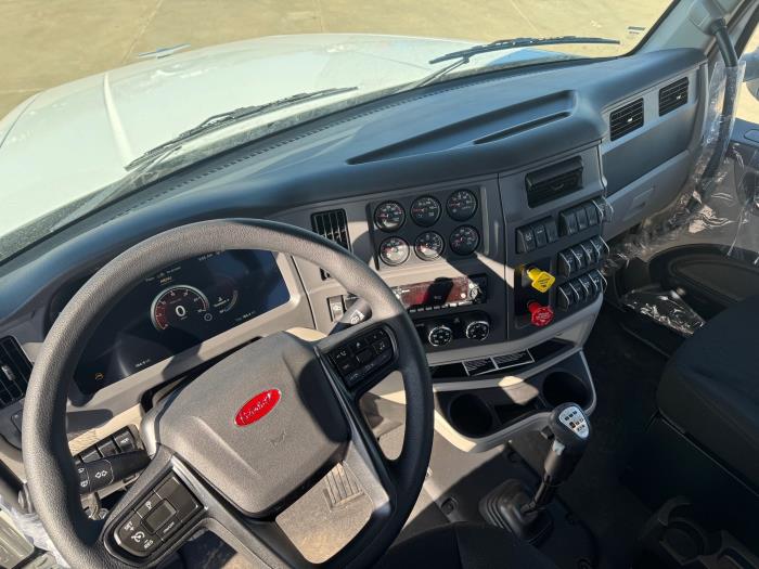 2026 Peterbilt 567-4