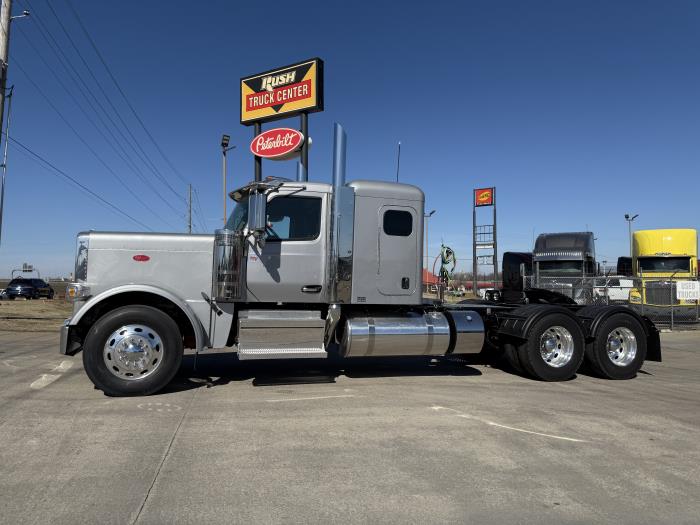 2025 Peterbilt 589-3