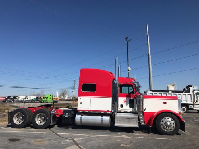 2023 Peterbilt 389-12