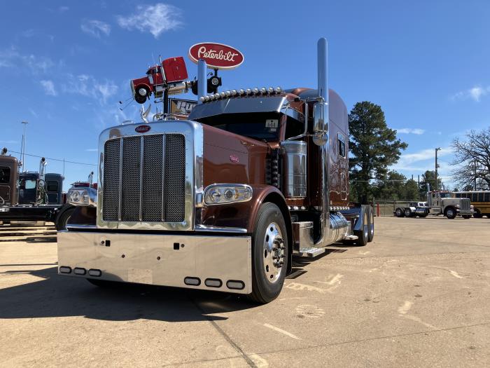 2022 Peterbilt 389-1