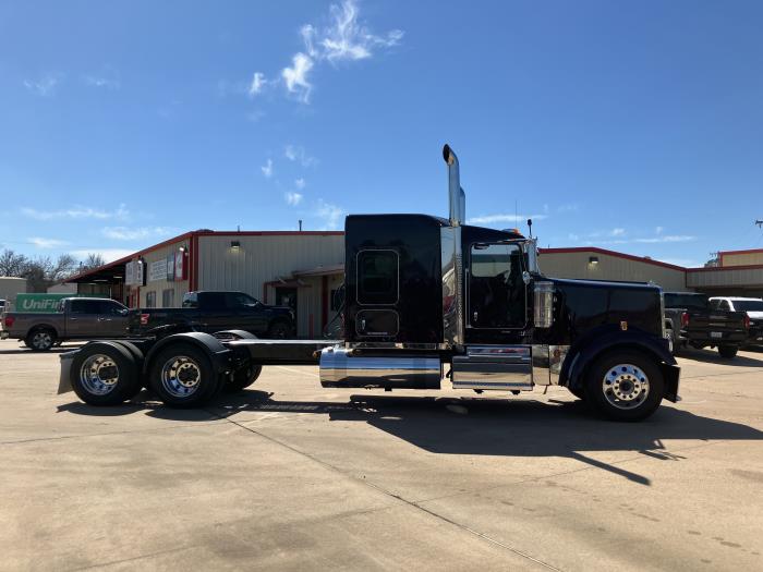 2023 Kenworth W900L-4