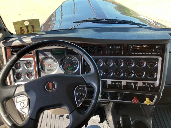 2023 Kenworth W900L-8