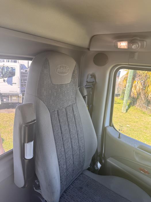 2020 Peterbilt 579-17