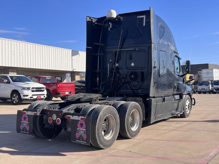 2019 Freightliner Cascadia-7