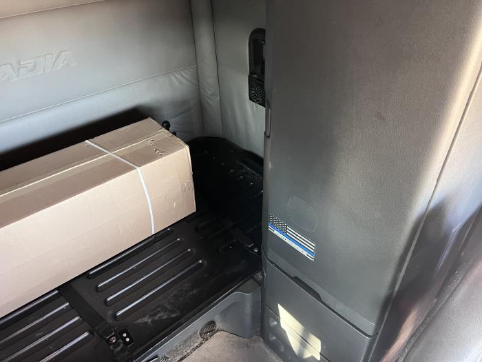 2019 Freightliner Cascadia-13