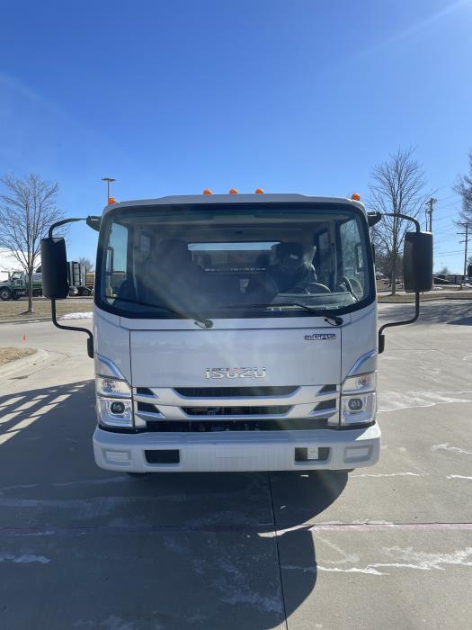 2024 Isuzu NPR-HD-1