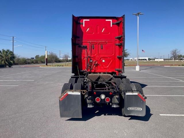 2021 Freightliner Cascadia-5