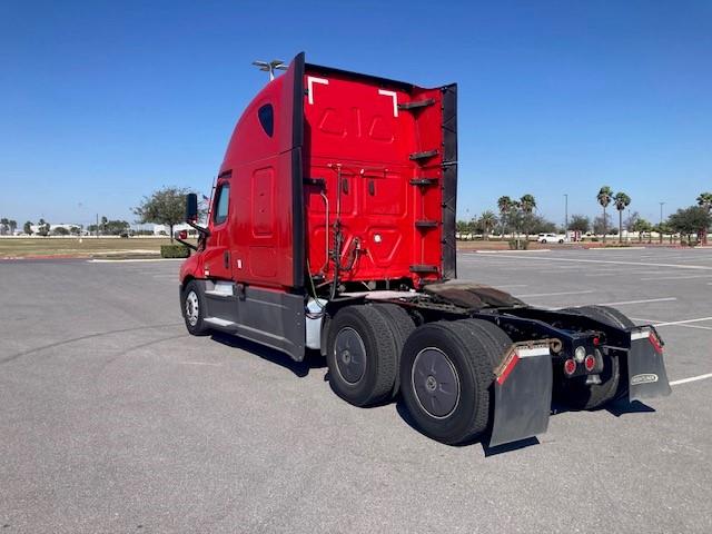 2021 Freightliner Cascadia-6