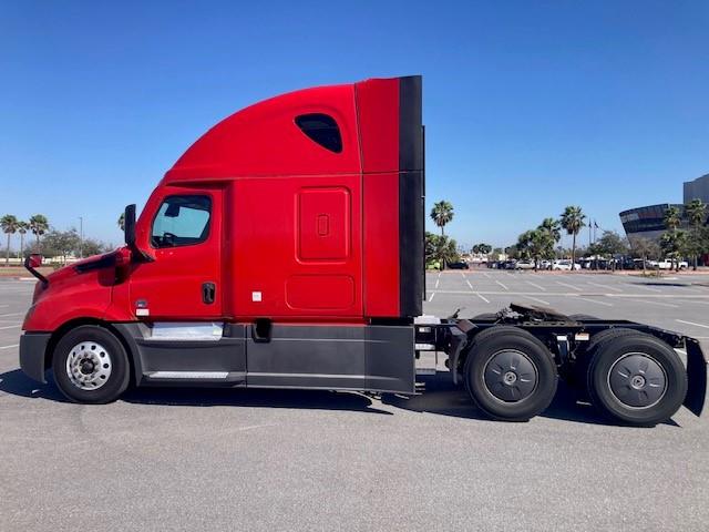 2021 Freightliner Cascadia-7
