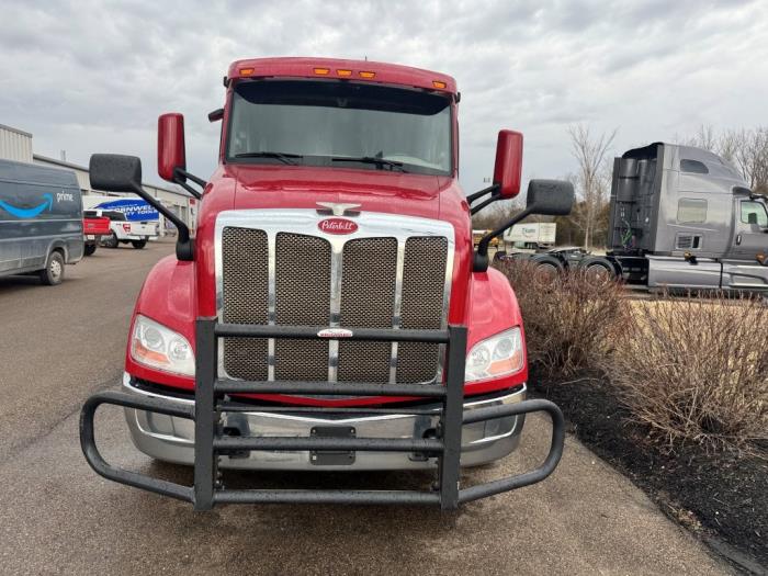 2022 Peterbilt 579-2