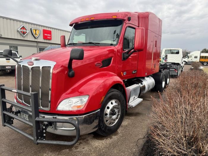2022 Peterbilt 579-3