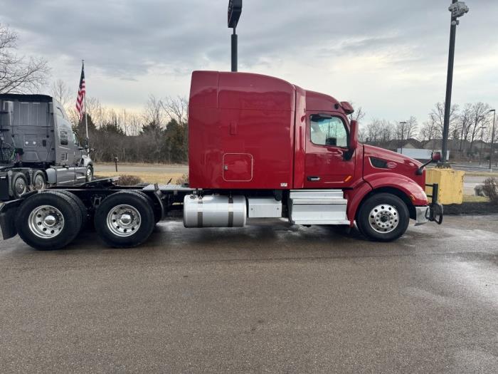 2022 Peterbilt 579-11