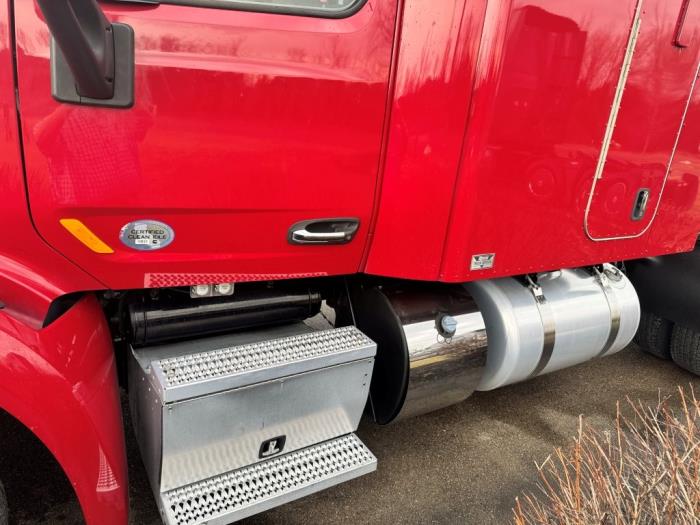 2022 Peterbilt 579-12